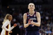 WNBA状元大热佩奇狂轰31分3板6助4断2帽 连续三场疯三砍下30+