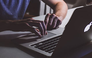 英雄联盟世界赛 视频-大家觉得这波孙尚香杀刘邦的决策有没有问题，队友说应该跟他过去杀元刺